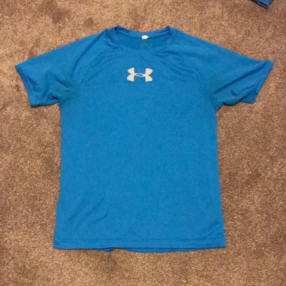 Men’s Under Armour shirt
